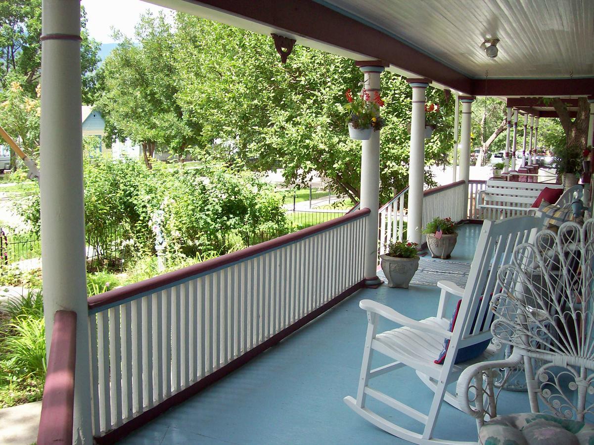 Holden House 1902 Bed & Breakfast Inn Colorado Springs Exterior photo